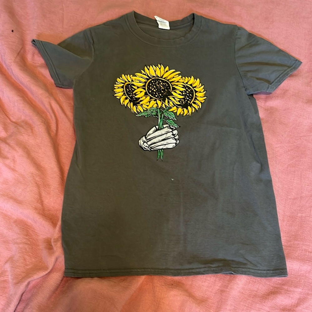 Gray graphic T